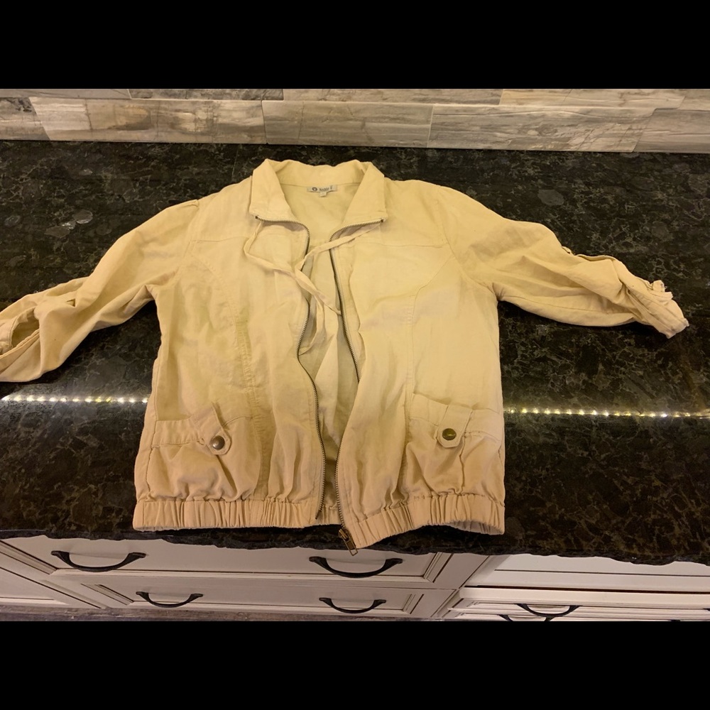 Lightweight jacket - Picture 4 of 4